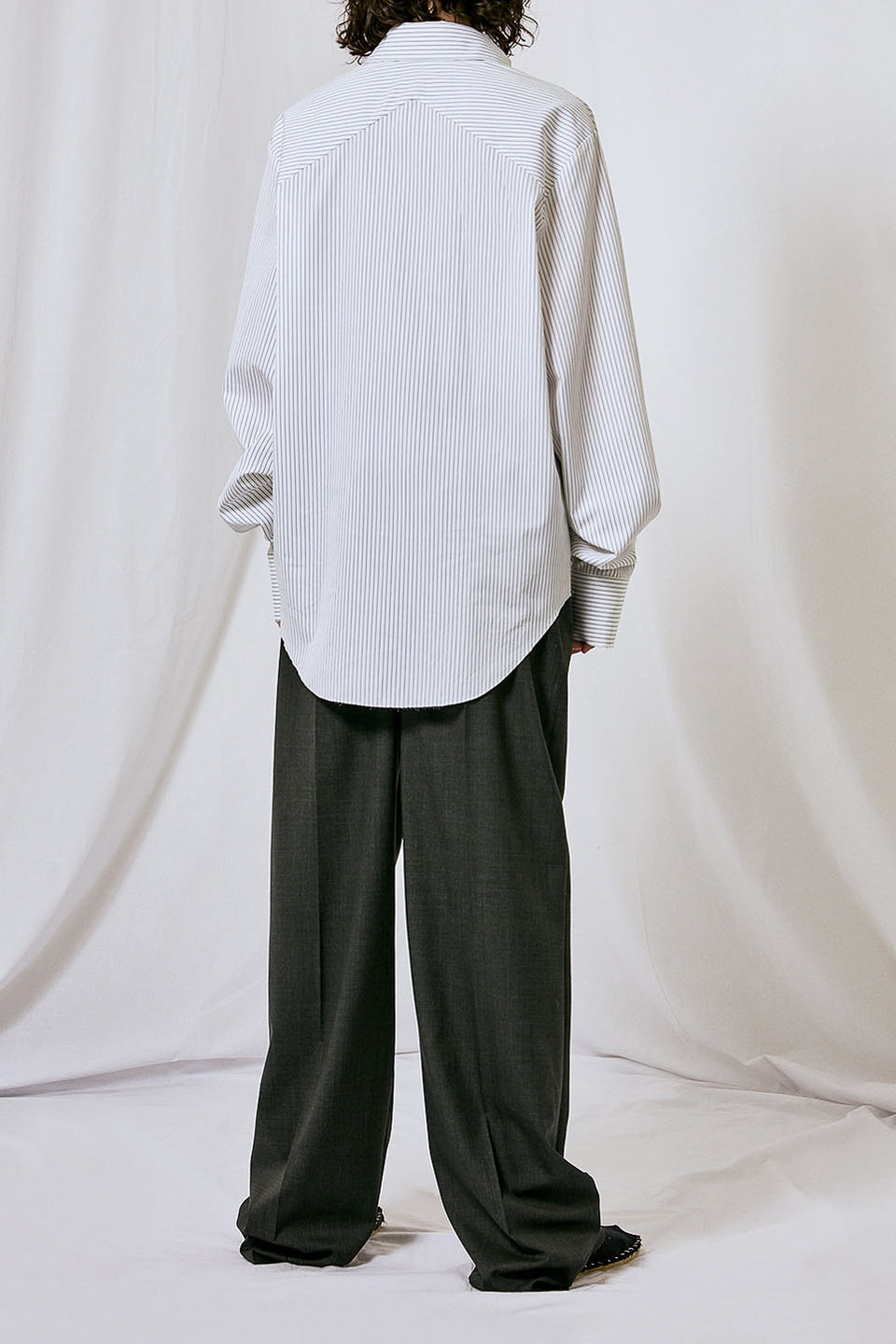 CUT COLLAR SHIRT