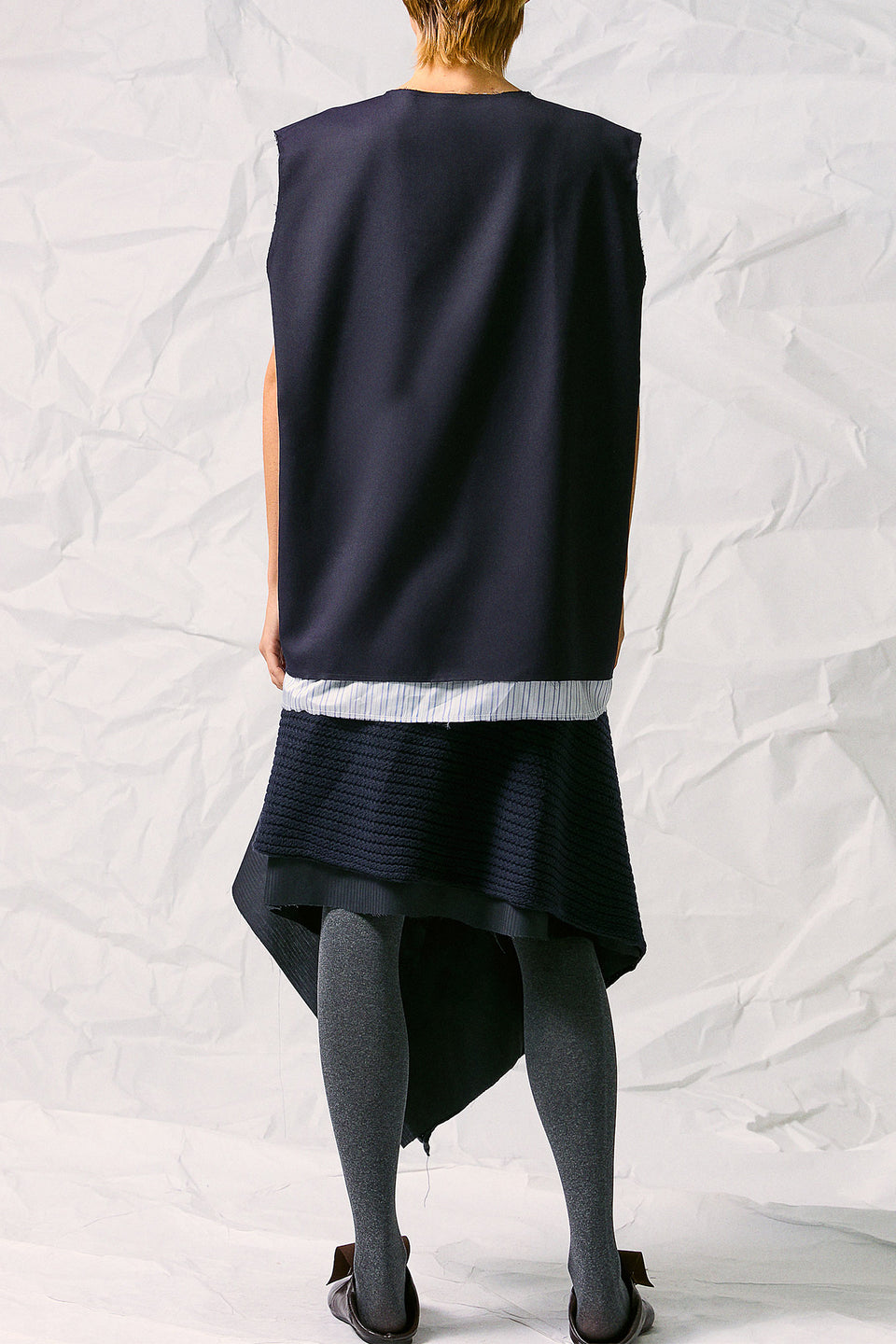 SLEEVELESS TAILORED TOP