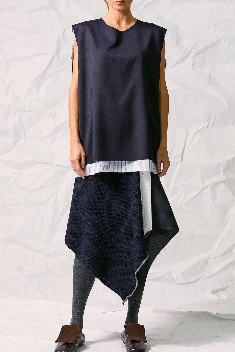 SLEEVELESS TAILORED TOP
