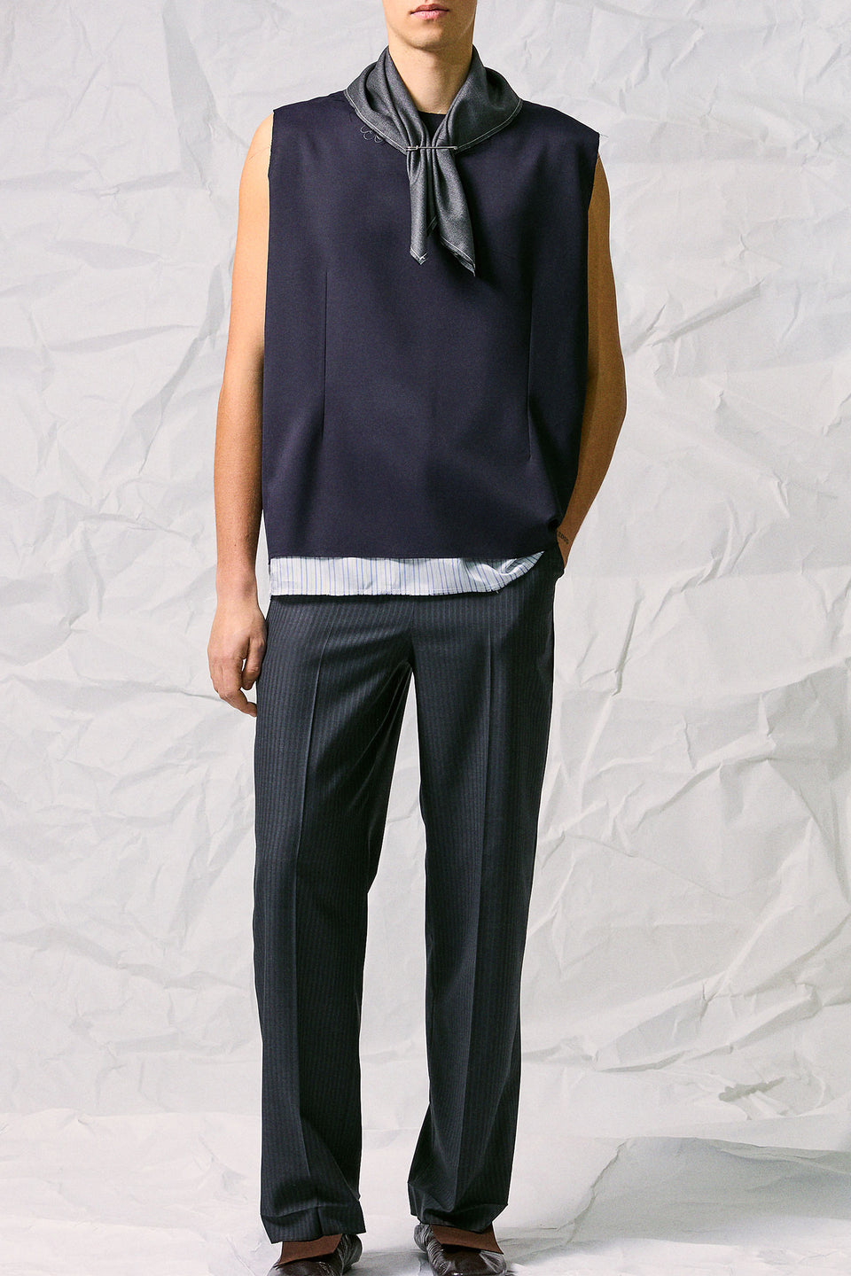 SLEEVELESS TAILORED TOP