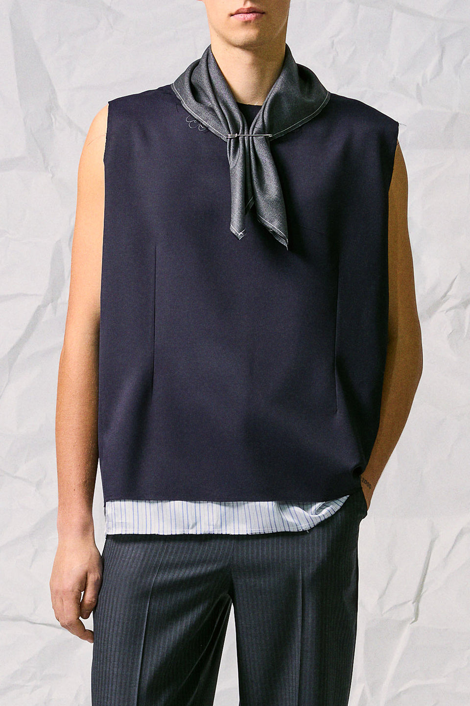 GREY TAILORED BANDANA