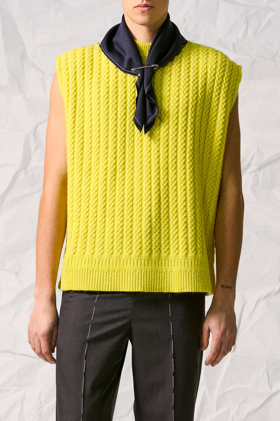 NAVY TAILORED BANDANA