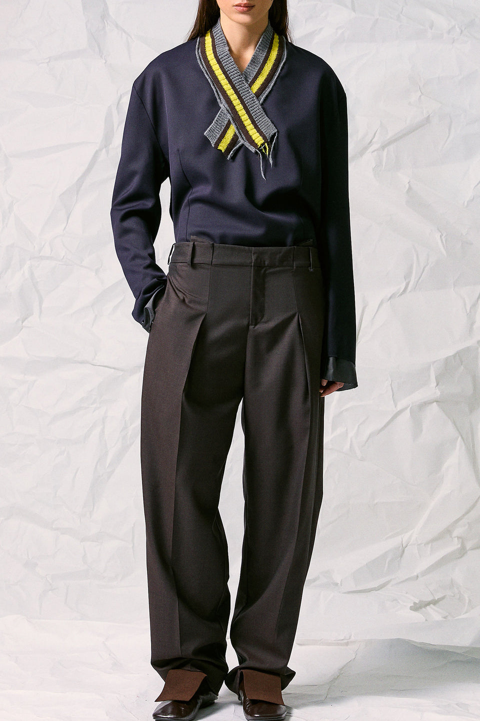 KNIT COLLAR TAILORED TOP